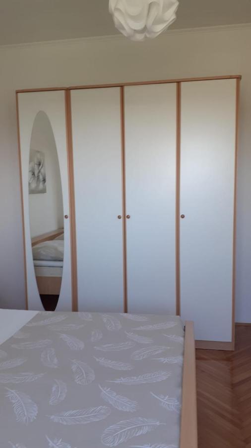 Apartment Viki Lozovac Eksteriør bilde