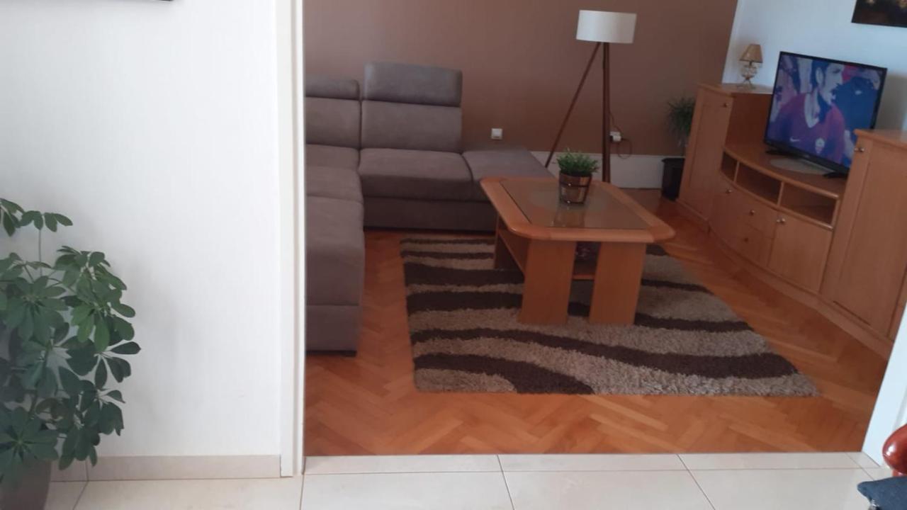 Apartment Viki Lozovac Eksteriør bilde