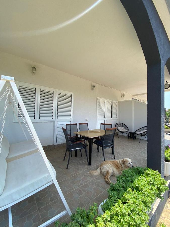 Apartment Viki Lozovac Eksteriør bilde